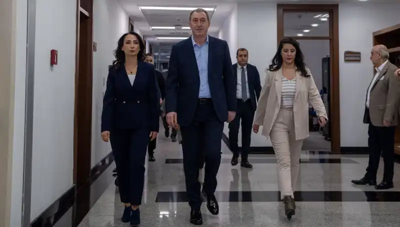 DEM Parti Heyetinin Siyasi Parti Turu: Dikkat Çeken İki Önemli Görüşme