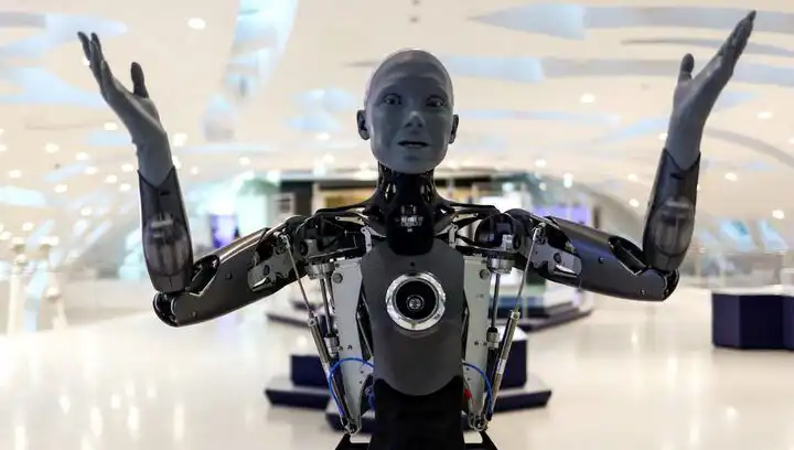 İnsanların Düşünce Gücünü Kullanan Yamyam Robot Geliştirildi