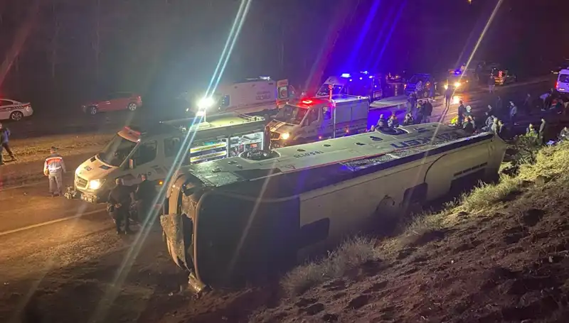 İşçi Servisi Kazası: 23 Yaralı, Ekipler Olay Yerinde Seferber Oldu