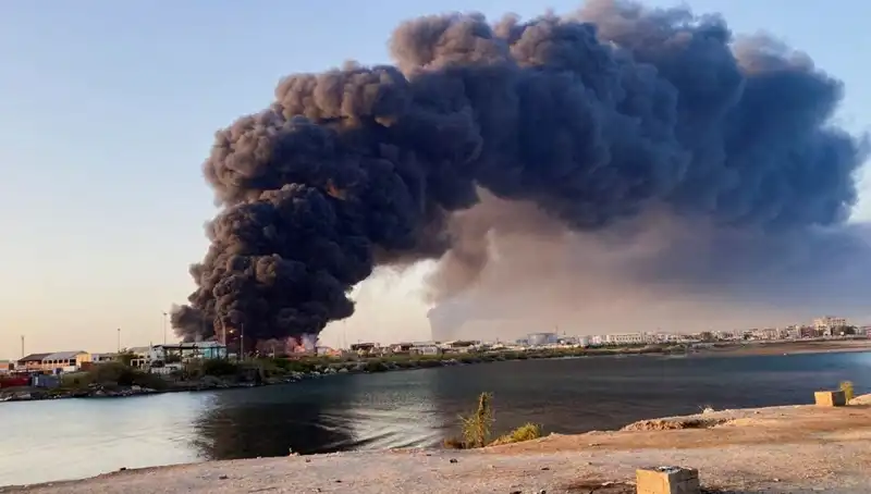 Port Sudan'da Şok Edici Patlamalar: Havalimanı ve Ordu Üssü Hedef Alındı
