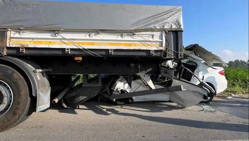 Sakarya'da Feci Kaza: Ekibin Müdahalesine Rağmen 1 Kişi Hayatını Kaybetti