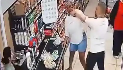 Markette Korkunç Anlar: Çocuğun Önünde Kadına Saldırı Gerçekleşti