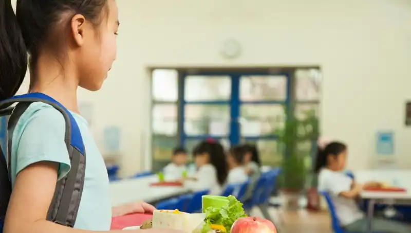 İspanya'da Sağlıklı Beslenme Seferberliği: Yağlı Yiyecekler Restoran Menülerinden Çıkıyor!