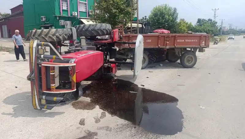 Otomobile Çarpan Traktör Devrildi: Korkutan Kaza, 2 Yaralı