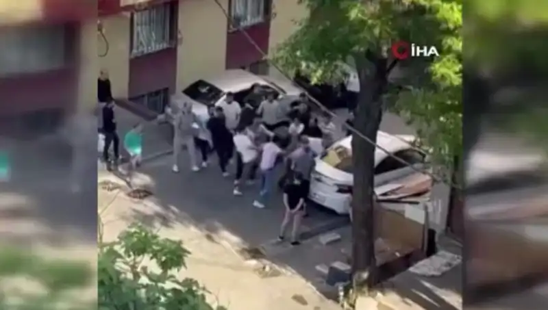 Madde Bağımlısına Karşı İlginç Bir Müdahale: Meydan Dayakları