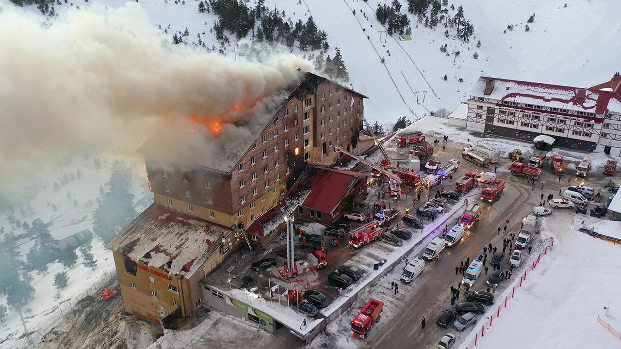 Kartalkaya Kayak Merkezi'nde Oteldaki Yangında 10 Ölü, 32 Yaralı