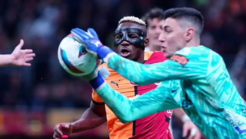 Galatasaray, Berke'yi Kadrosuna Katan Sürpriz Transfer Hamlesiyle Gündemde