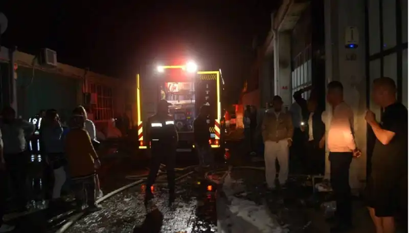 Gözlük Fabrikasında Yarasa Yangın: Yangın Kontrol Altına Alındı