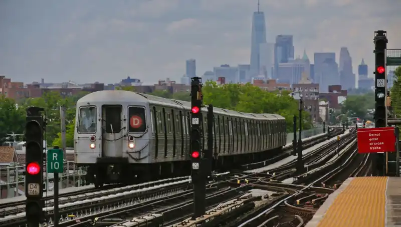 Sosyal Medyada Viral Olmuştu: Metro Sörfü Trajedisi 15 Yaşındaki Çocuğun Hayatına Mal Oldu