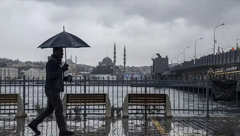 Bahar Havası Yerini Kışa Bırakıyor: İstanbul'da Yağmur ve Kar Uyarısı Geldi