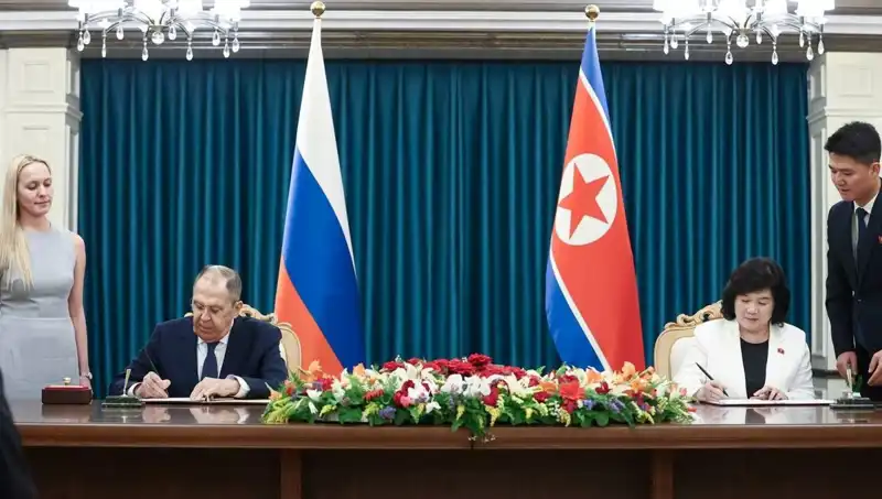 Rusya ve Kuzey Kore: Lavrov'un Tarihi Görüşmesi Ne Anlama Geliyor?