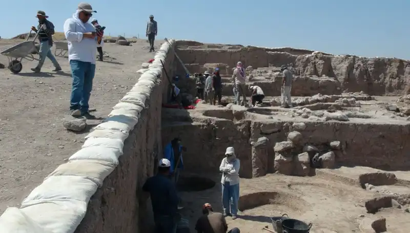 Kilis'teki Oylum Höyük'te Kazı Çalışmaları Sıcak Havanın Engeline Rağmen Devam Ediyor