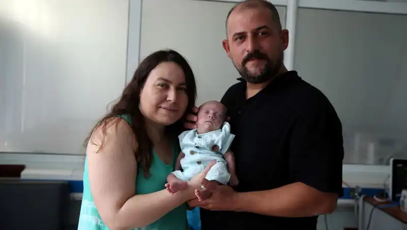 800 Gram Doğan Bebek, 4 Ay Yoğun Bakımda Hayata Tutundu