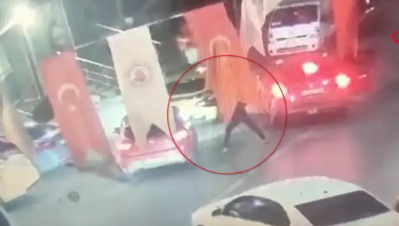 Kağıthane'de Sokak Ortasında Kan Donduran Cinayet: Genç Kurşun Yağmuruna Tutuldu!