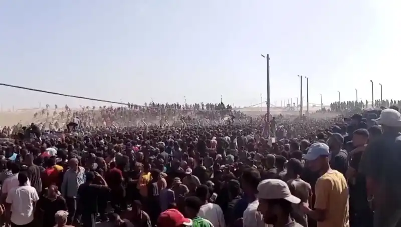 İsrail, Gazze'de Yardım Dağıtım Noktasına Saldırdı: 26 Ölü