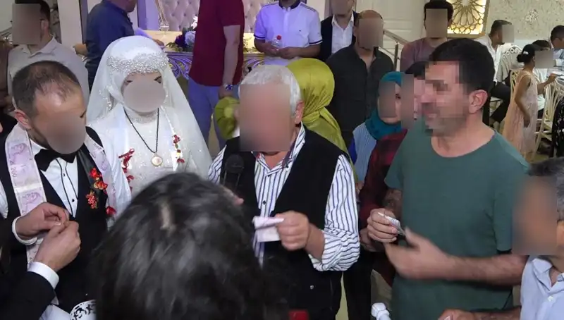 Davetsiz Düğün Davetlisi: Pasta Yedi, Takıları Çaldı!