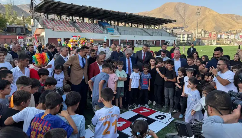 Hakkari’de Geleneksel Anadolu Şenliği Coşkuyla Başladı!