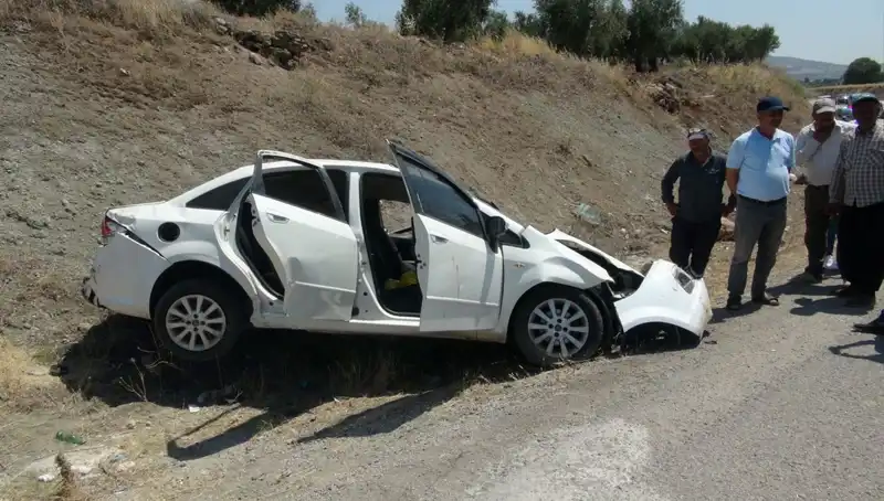 Kilis’te Otomobil Kazası: Feci Çarpışmada Birkaç Kişi Yaralandı