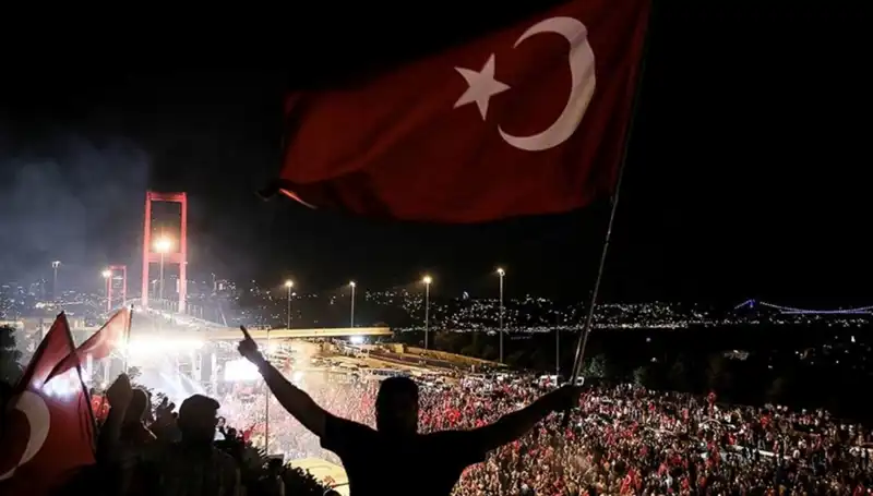 15 Temmuz Destanı: "En Uzun Gece" Tiyatrosu Külliye'de Sahne Alıyor