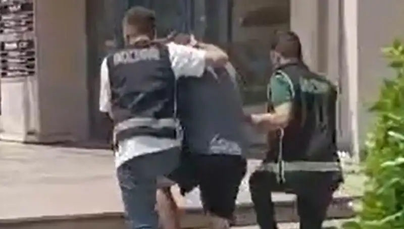 Turistin Sahte Dövizle Alışveriş Yaptığı Ortaya Çıktı: Sınır Dışı Süreci Başladı