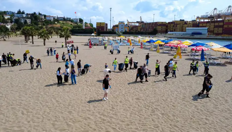 Plajlarda Yaz Tatili Sonrası Çevre Temizliği Çalışmaları Başlatıldı