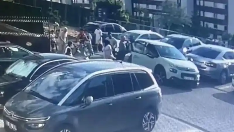Eşi ve Yakınlarını Arabayla Ezdi: Skandal Olayın Ardındaki Gerçekler