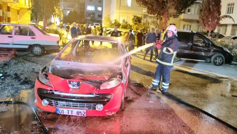 Annesinin Aracını Sete Yakan Genç: Psikolojim Bozuk Dediği Anlar