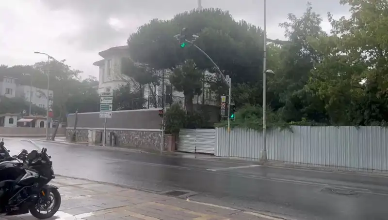 İstanbul’da Yoğun Sağanak Yağış Hayatı Olumsuz Etkiledi